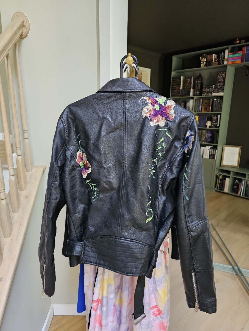 BELLIVERA Floral Vegan Leather Embroidered Moto Jacket Black - Picture 12 of 14